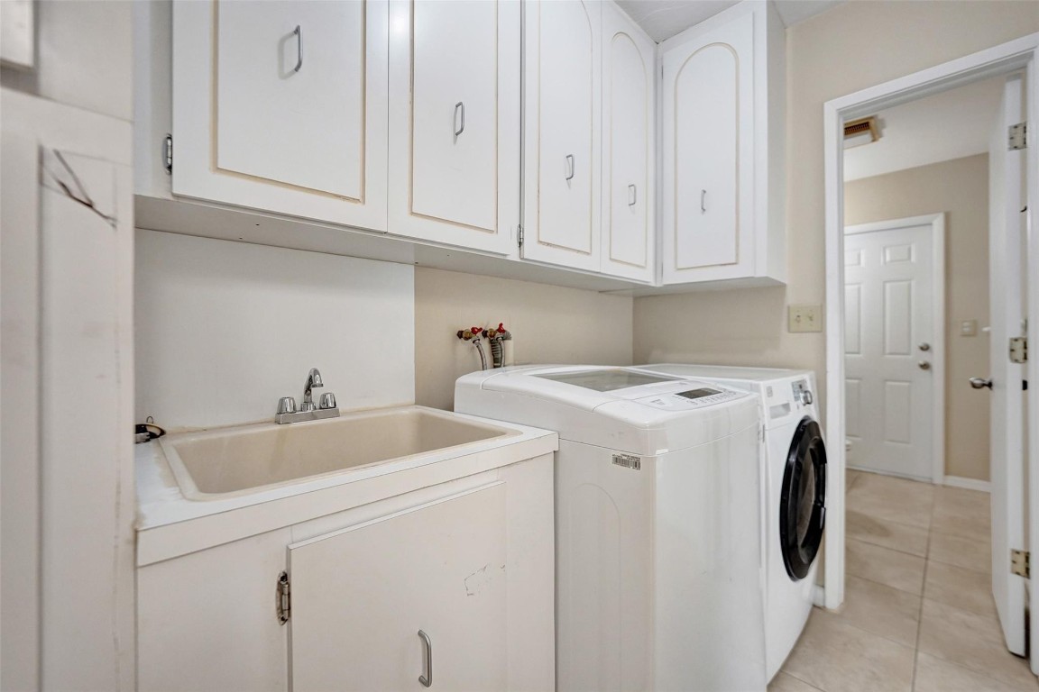 2713-2715 NE 27th Ave