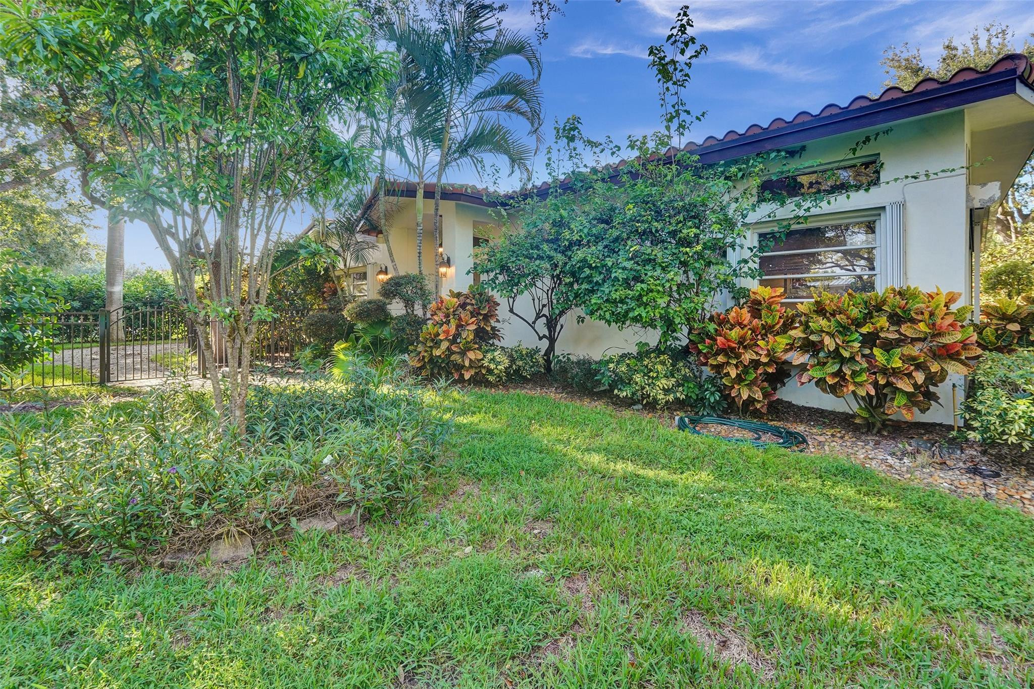 2713-2715 NE 27th Ave