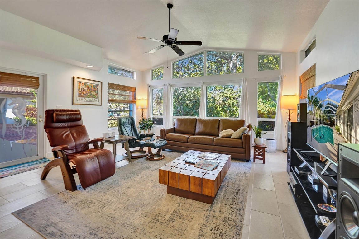 2713-2715 NE 27th Ave