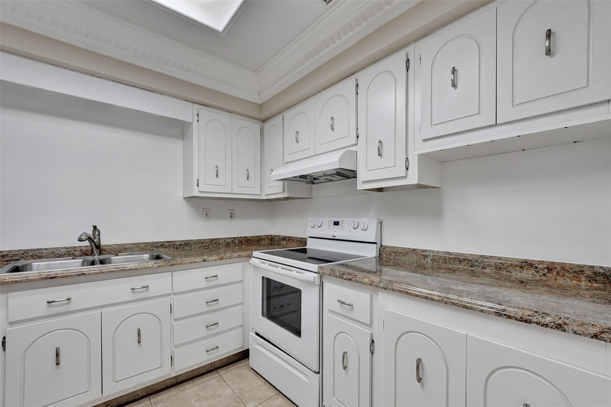 2713-2715 NE 27th Ave