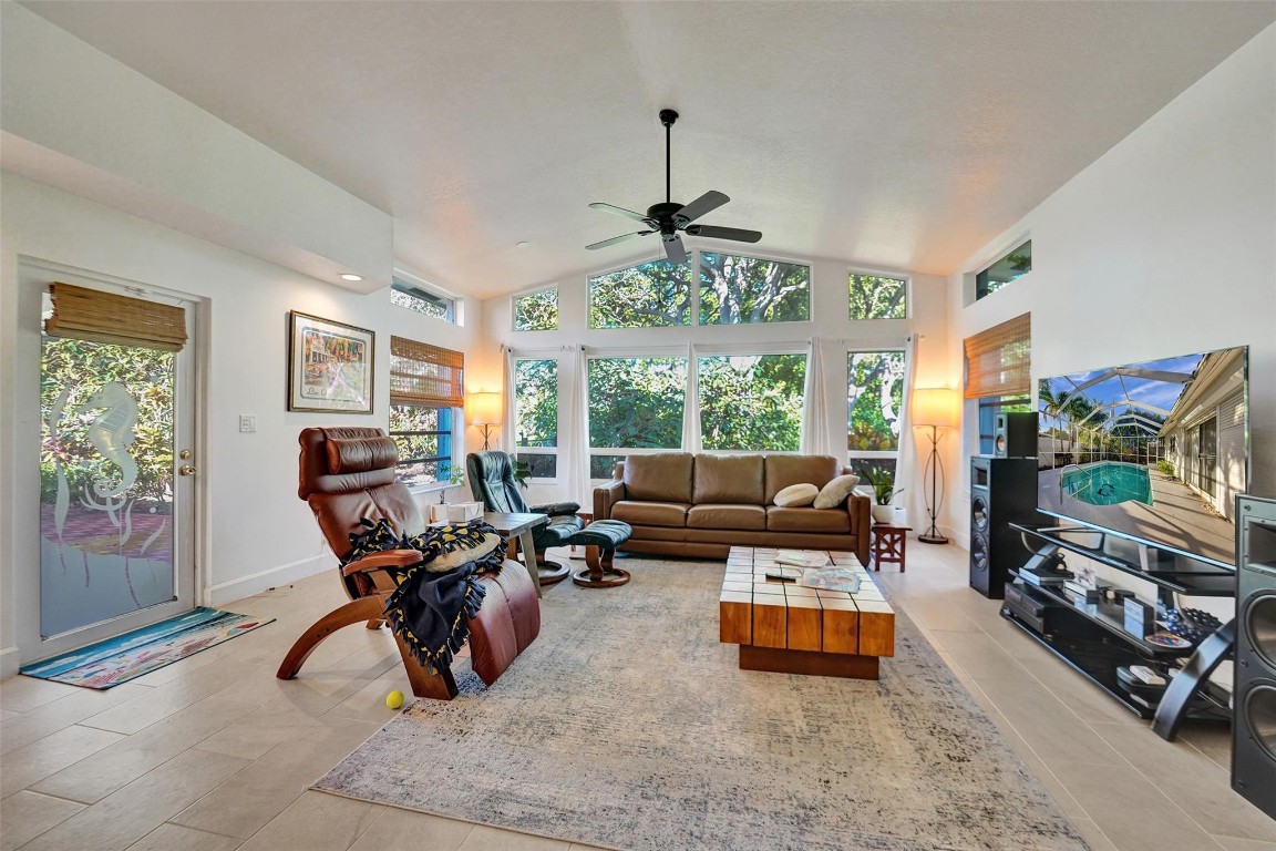 2713-2715 NE 27th Ave