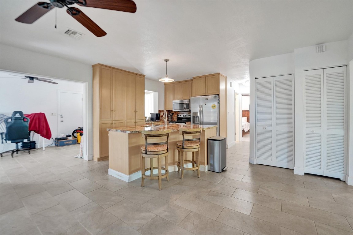 2713-2715 NE 27th Ave