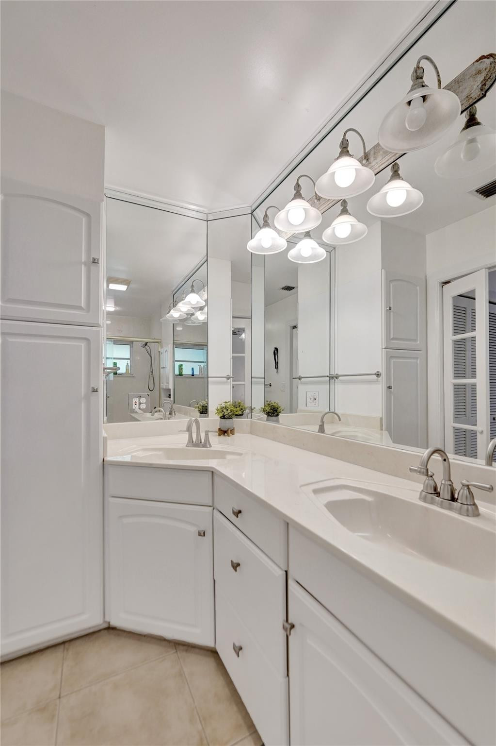 2713-2715 NE 27th Ave