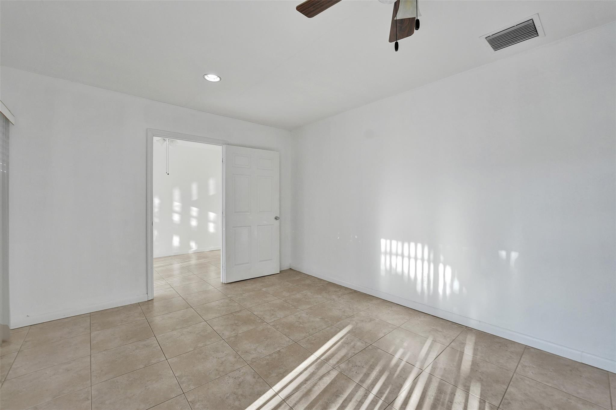 2713-2715 NE 27th Ave