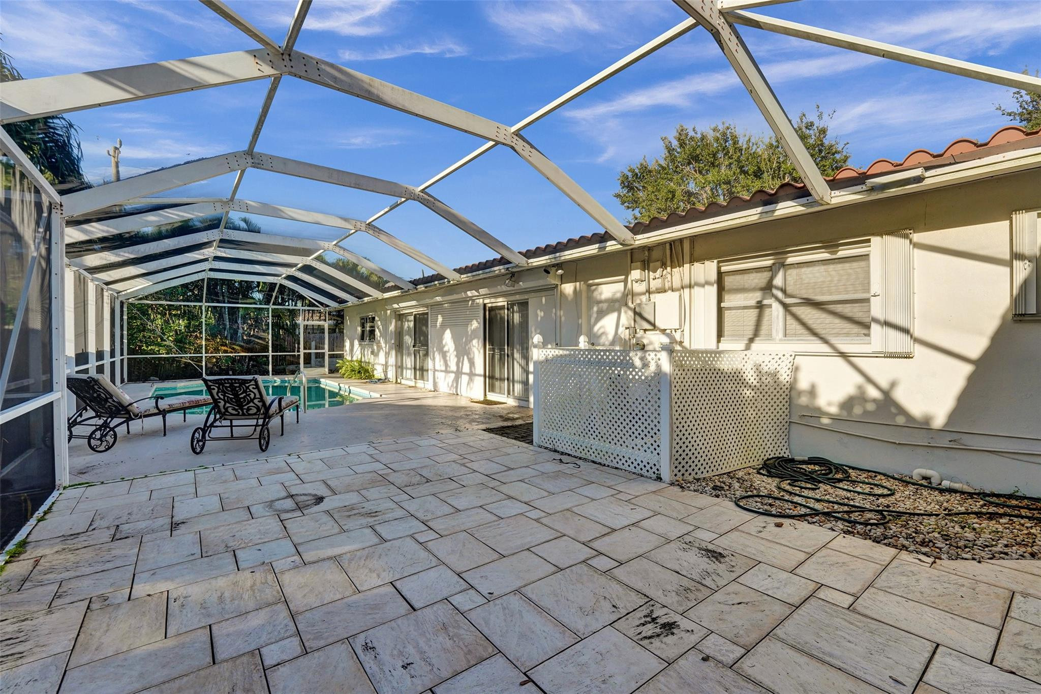 2713-2715 NE 27th Ave