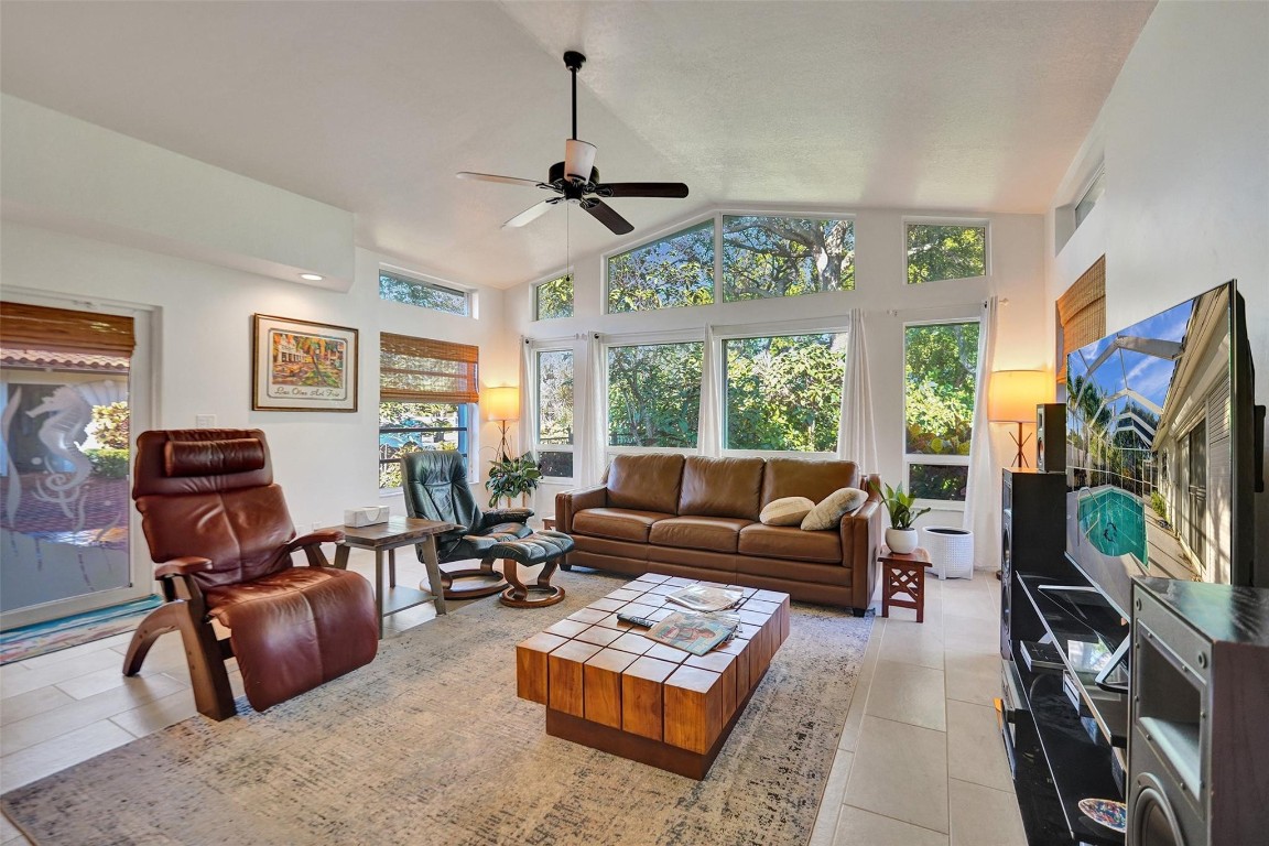 2713-2715 NE 27th Ave