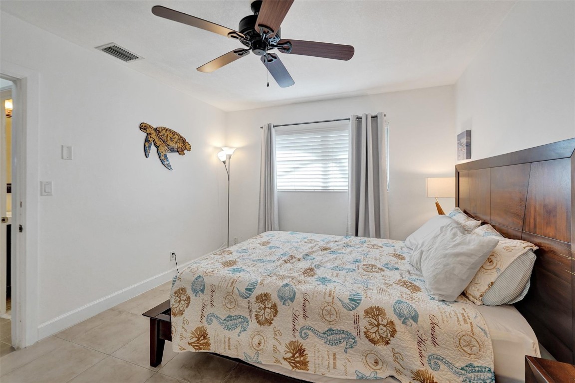 2713-2715 NE 27th Ave