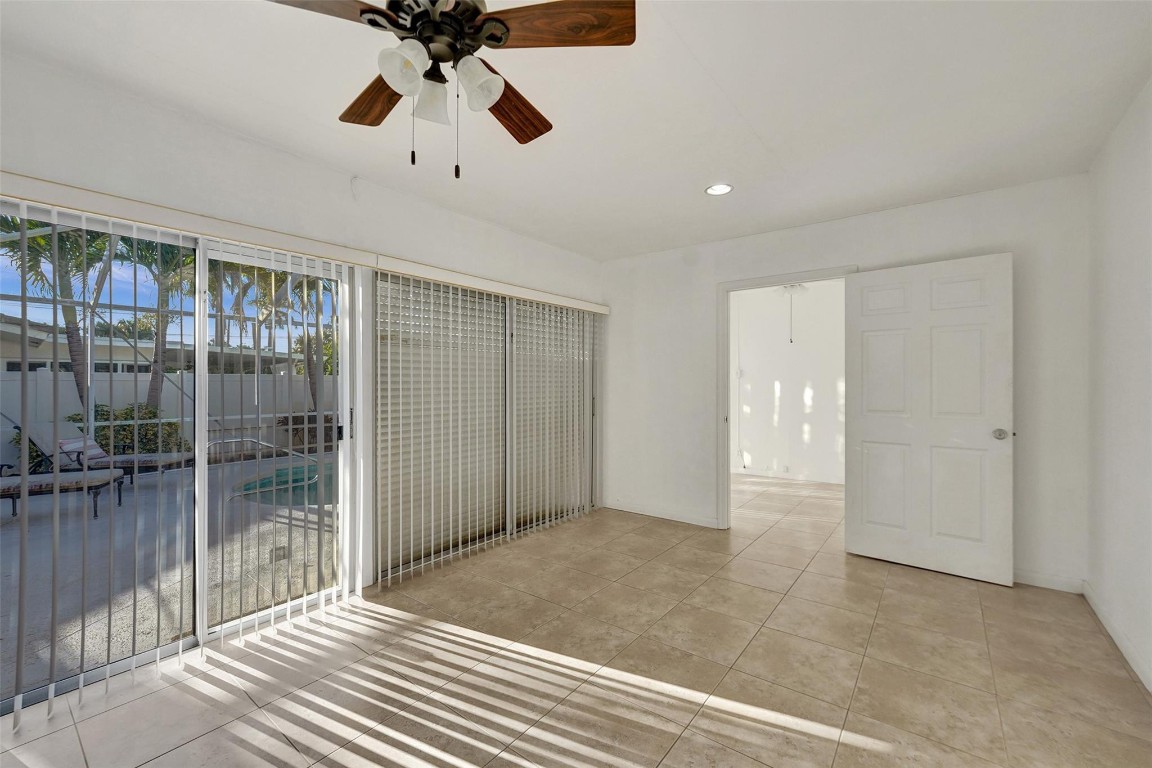 2713-2715 NE 27th Ave