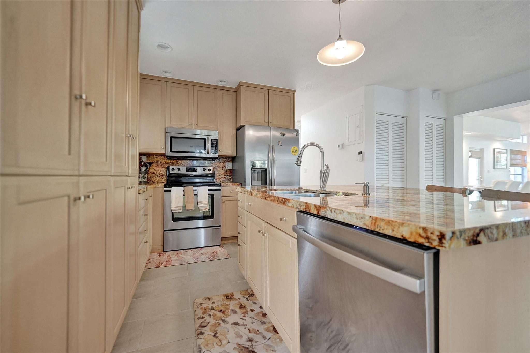 2713-2715 NE 27th Ave