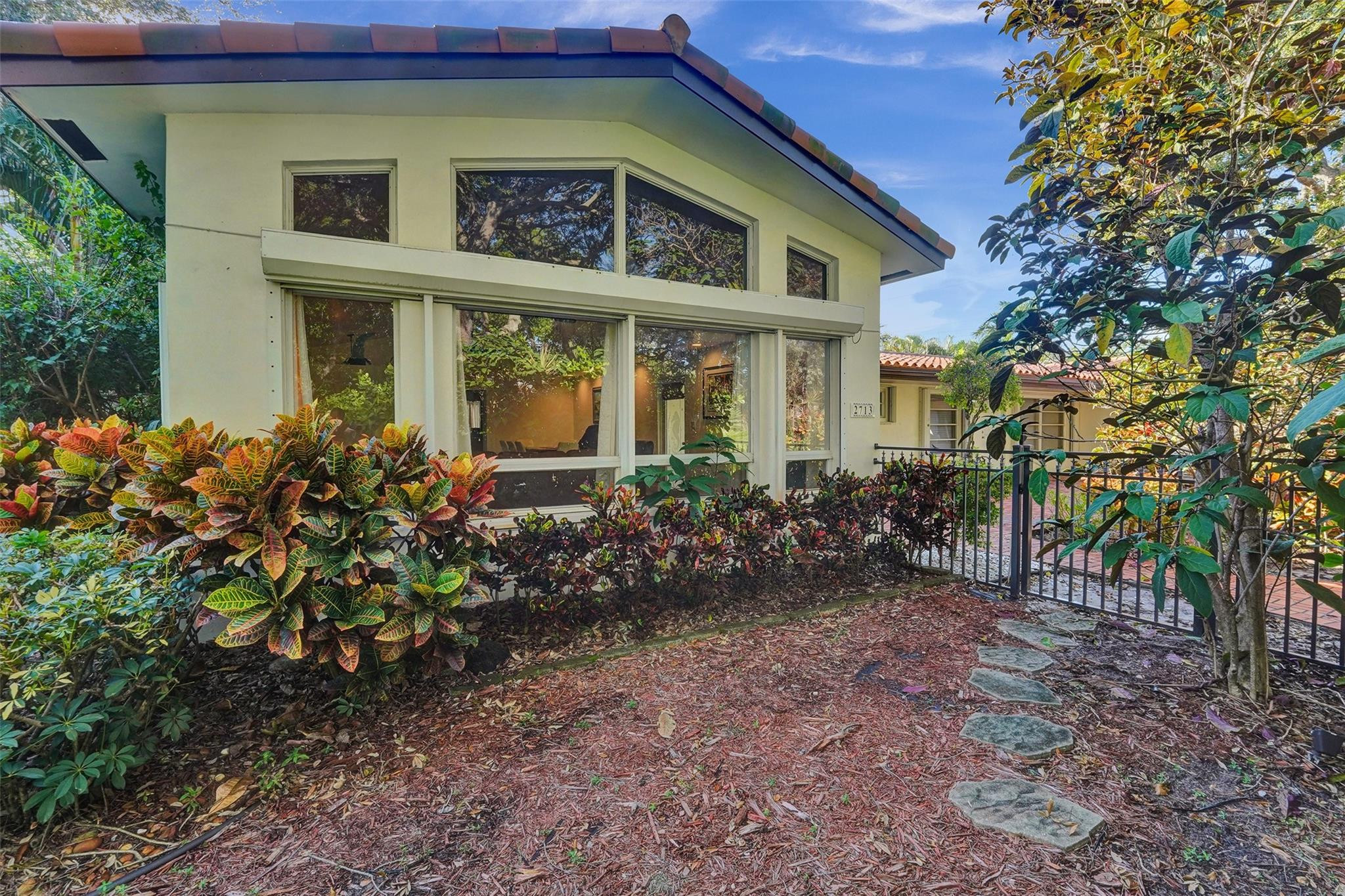 2713-2715 NE 27th Ave