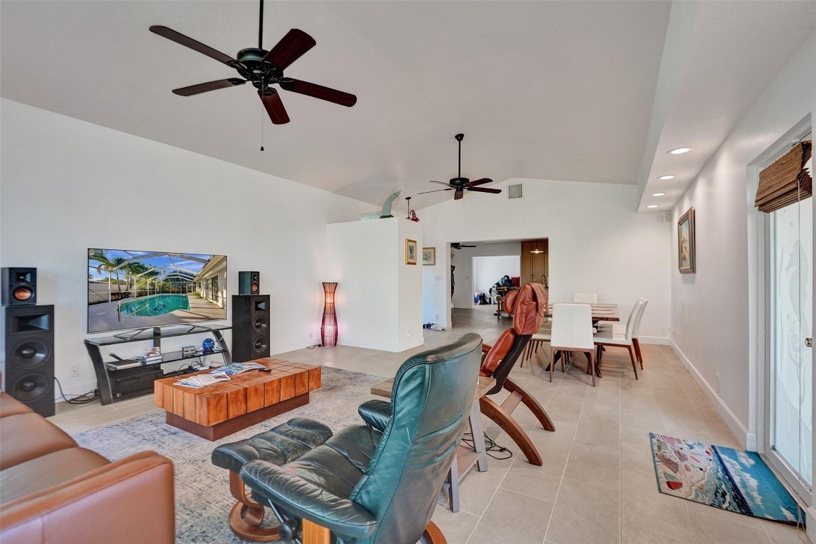 2713-2715 NE 27th Ave