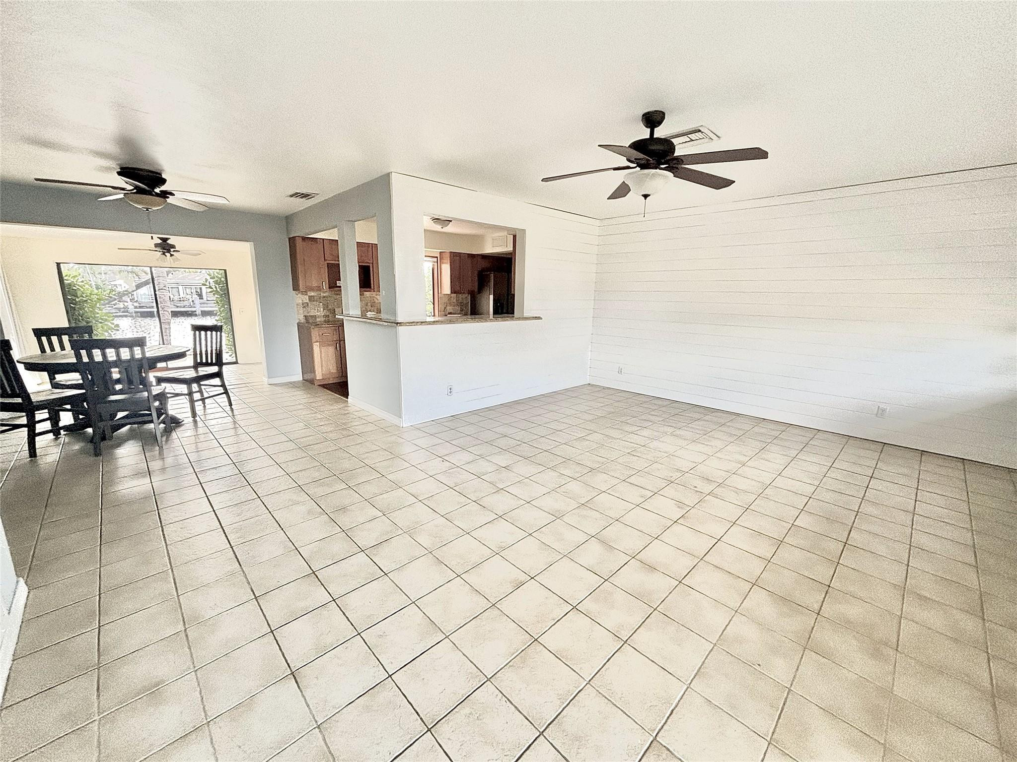 1860 SE 5th Ct