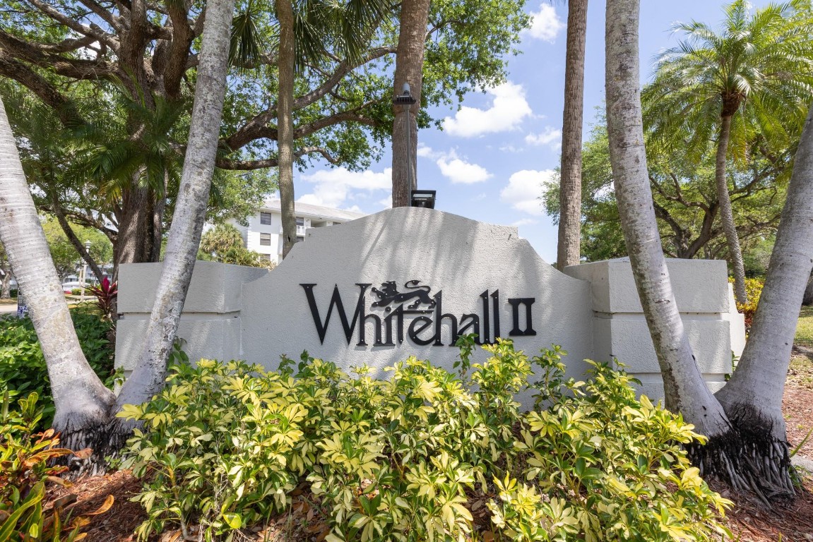 1711 Whitehall Dr 403