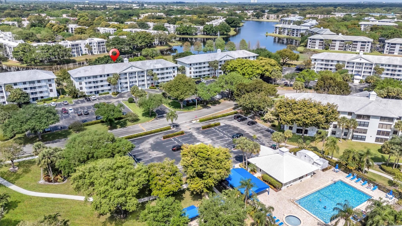 1711 Whitehall Dr 403