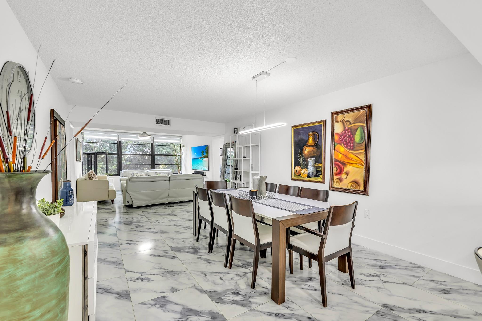 1711 Whitehall Dr 403