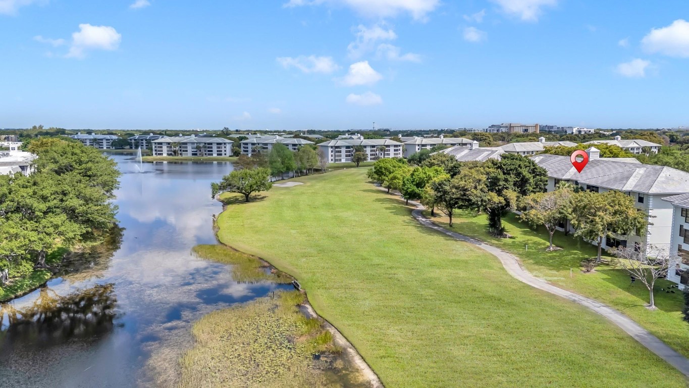 1711 Whitehall Dr 403