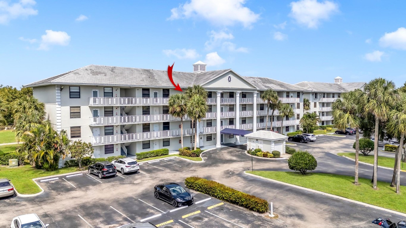 1711 Whitehall Dr 403