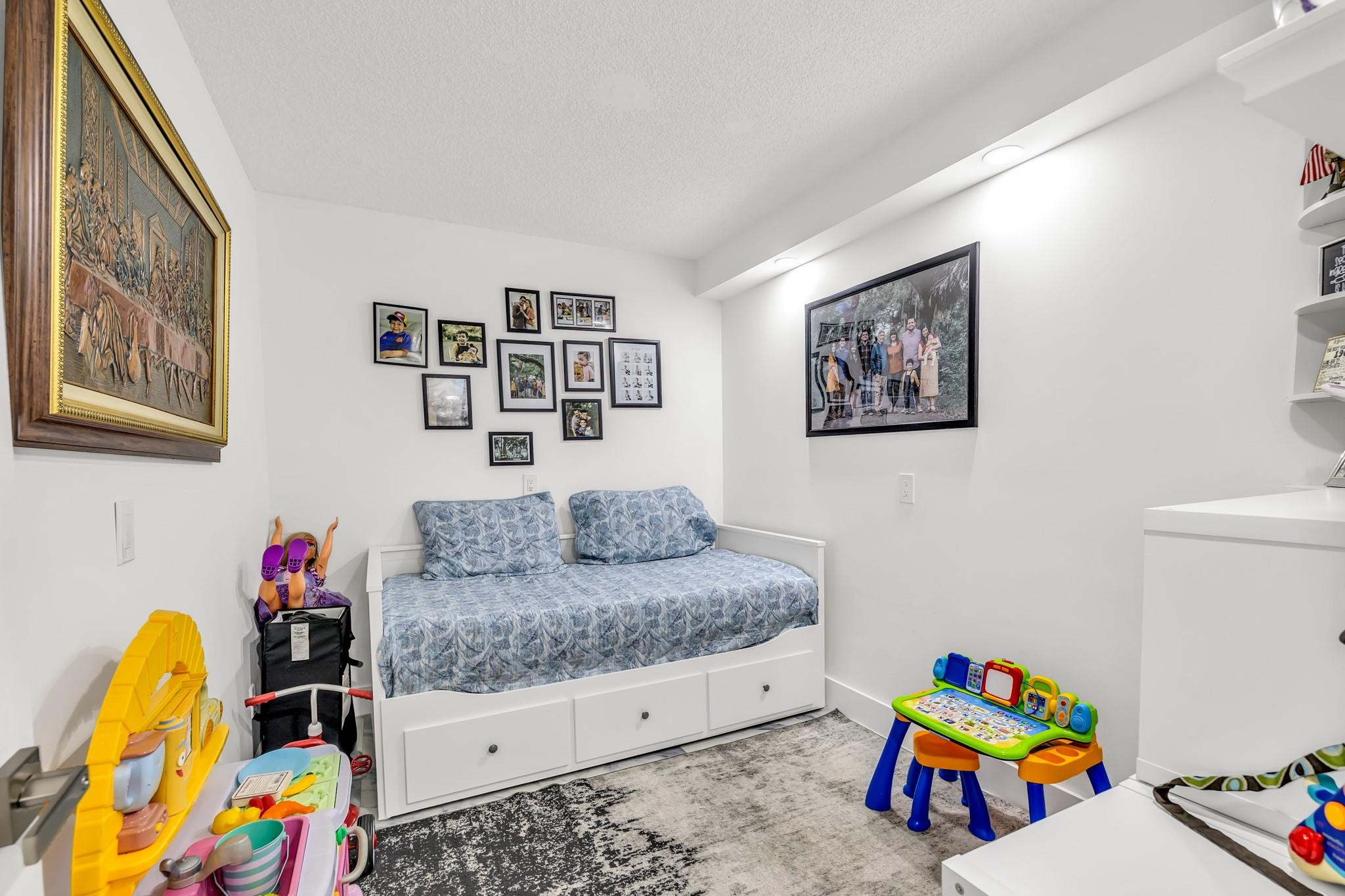 1711 Whitehall Dr 403