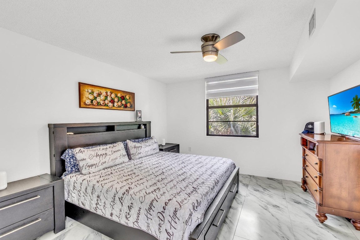 1711 Whitehall Dr 403