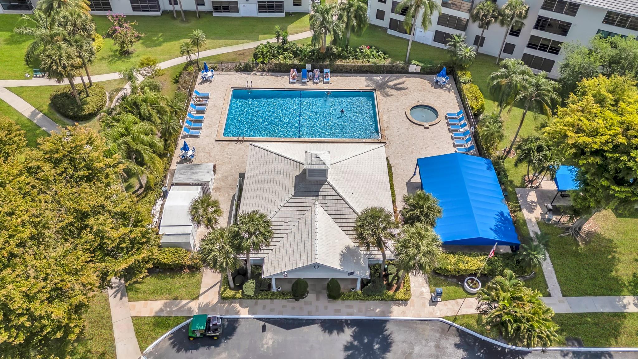 1711 Whitehall Dr 403