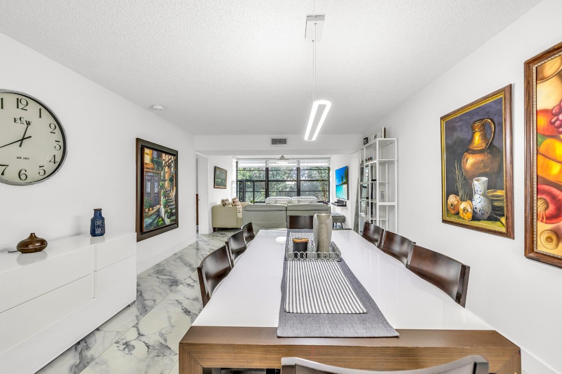 1711 Whitehall Dr 403