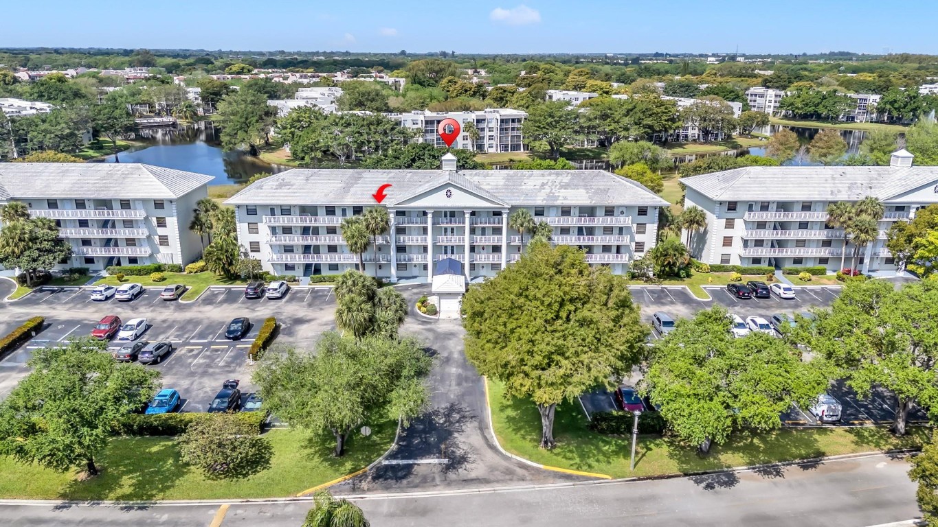 1711 Whitehall Dr 403