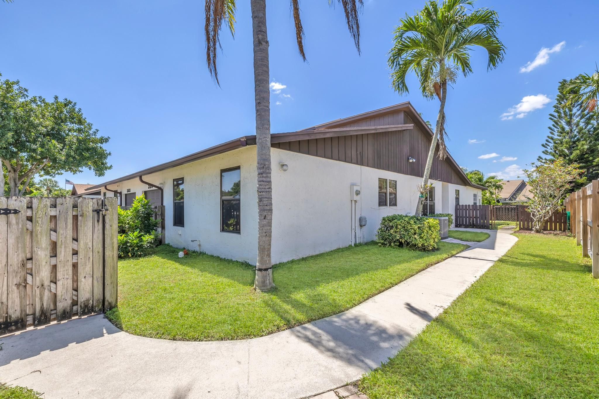 366 SW 27th Ave