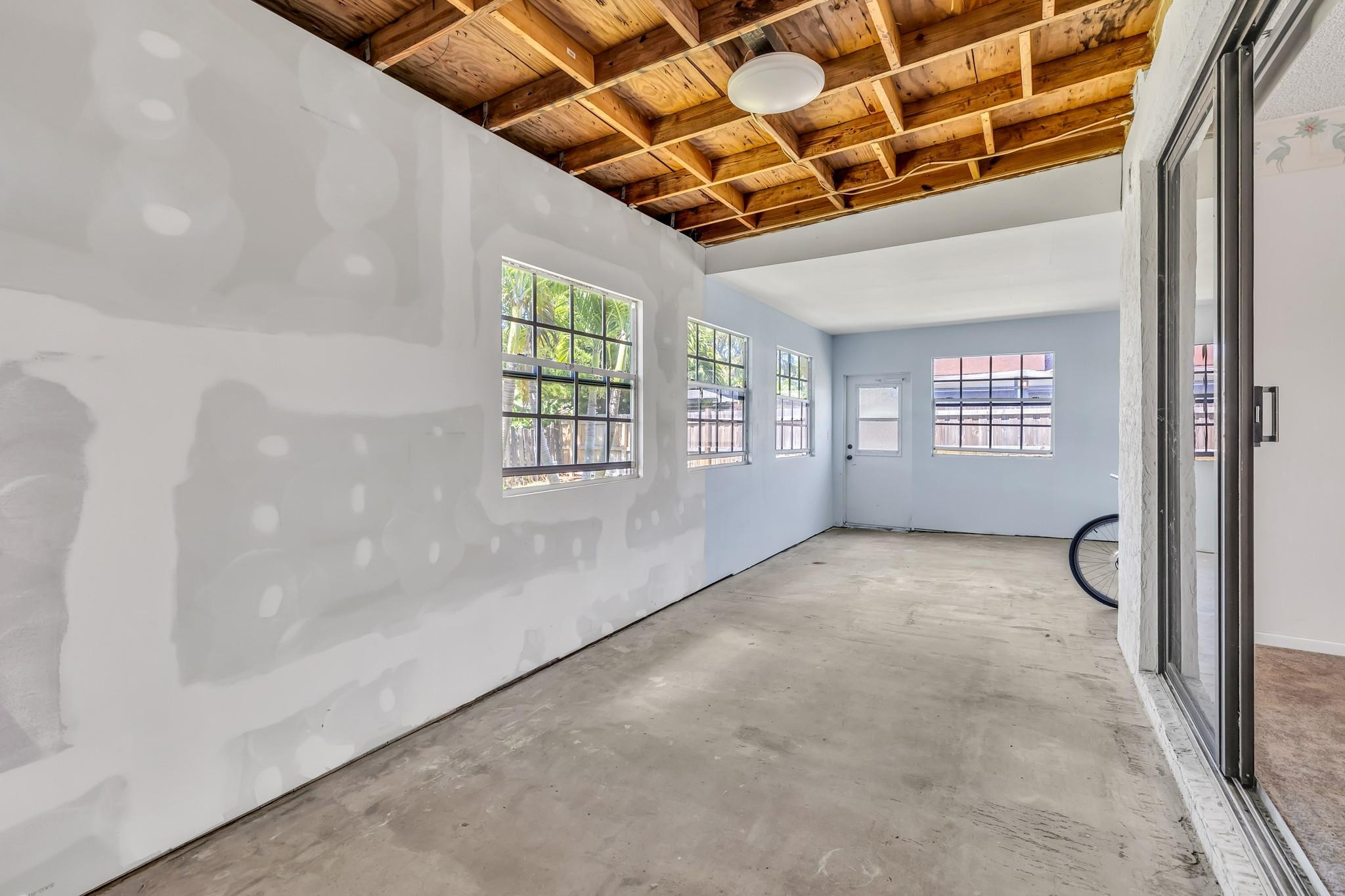 366 SW 27th Ave