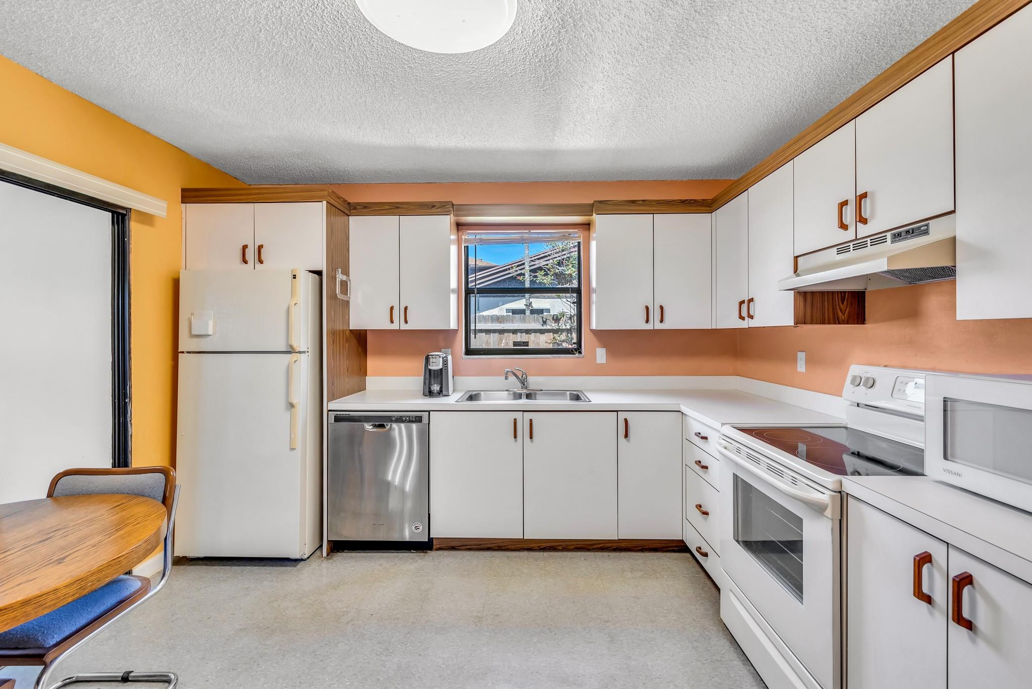 366 SW 27th Ave