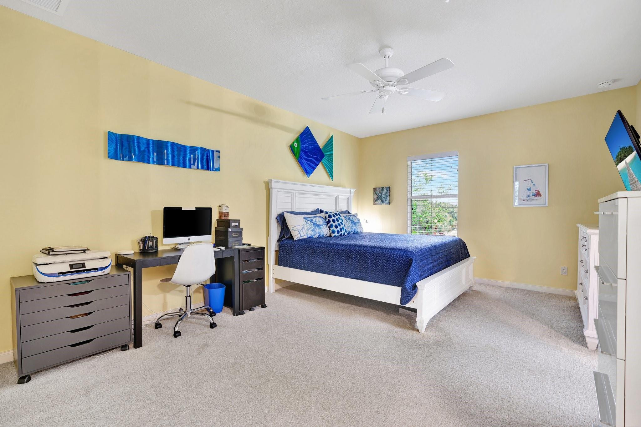 3418 W Mallory Blvd