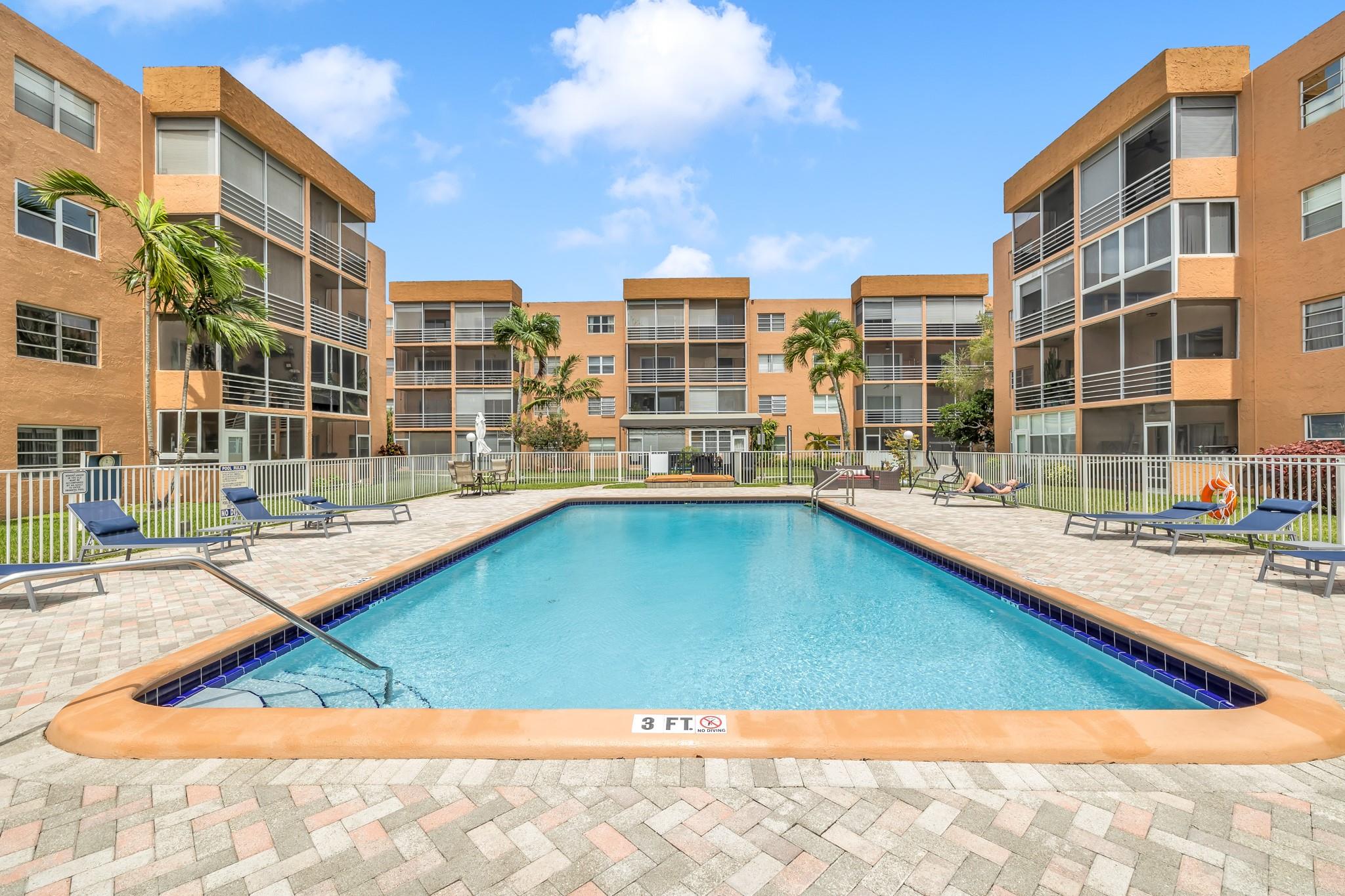 3050 Sunrise Lakes Dr 307