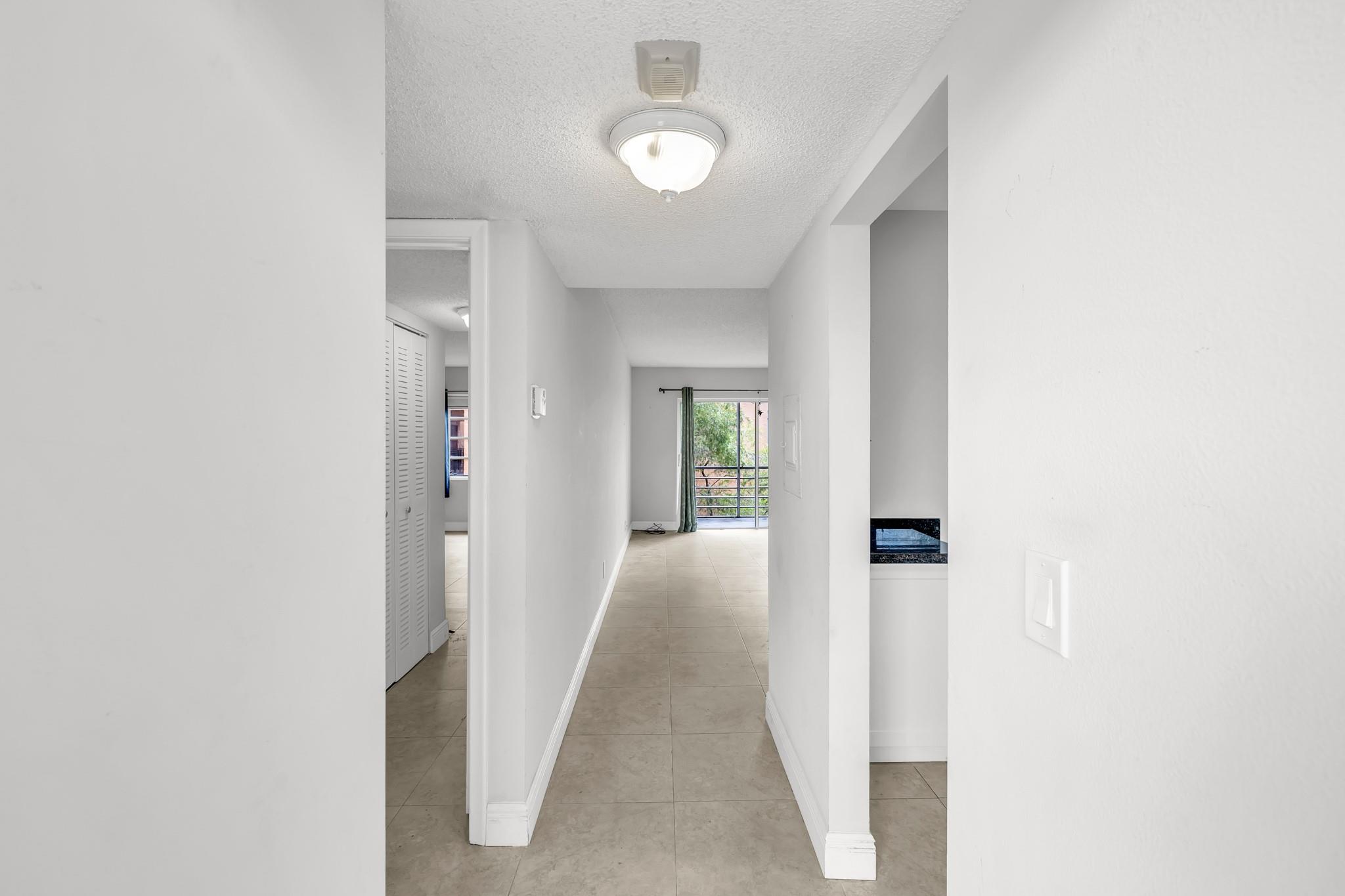 3050 Sunrise Lakes Dr 307