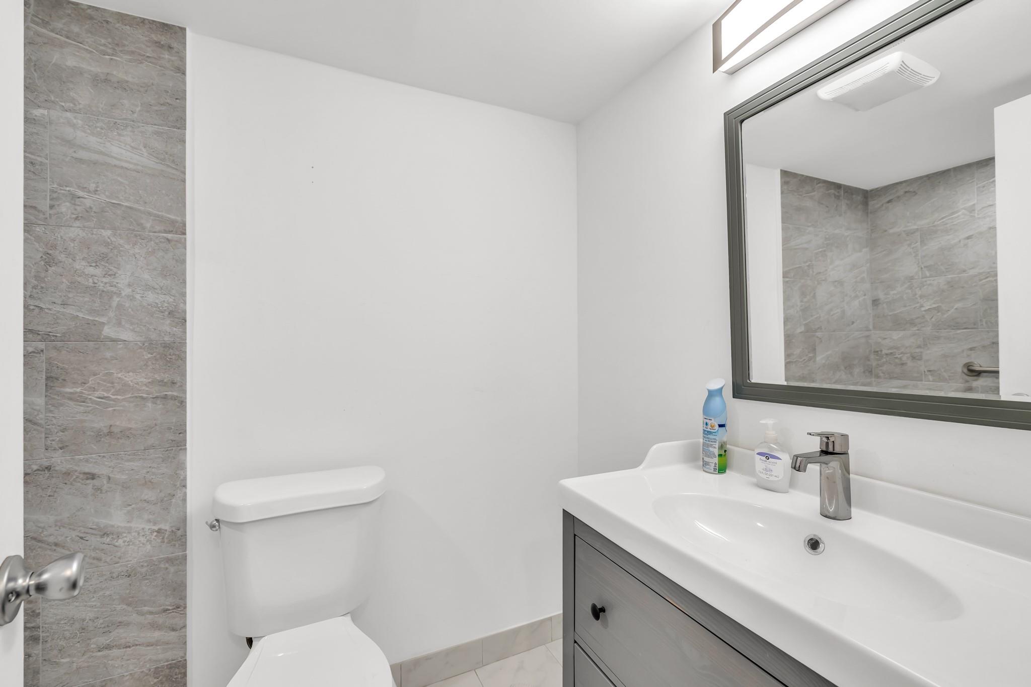 3050 Sunrise Lakes Dr 307