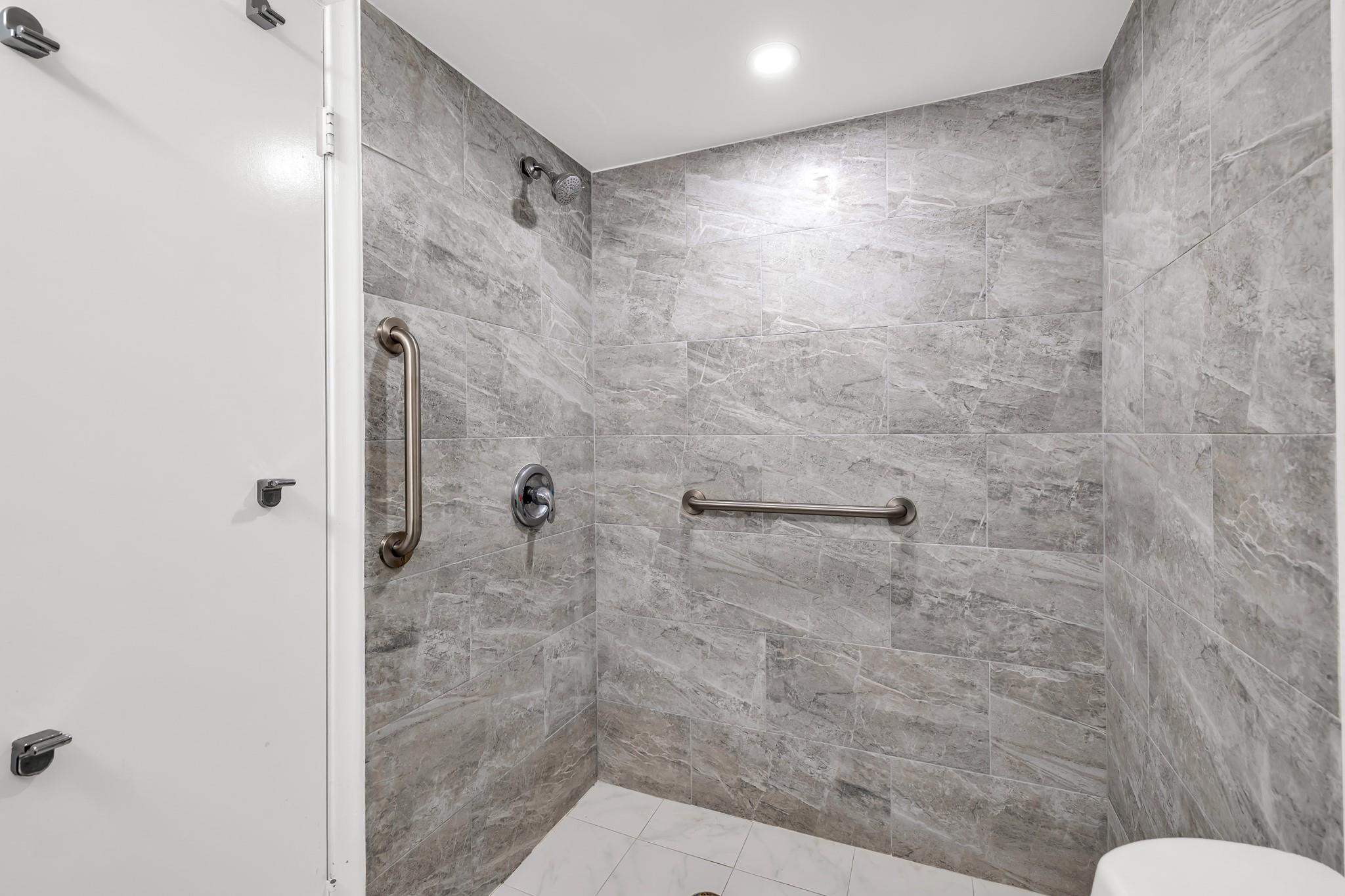 3050 Sunrise Lakes Dr 307