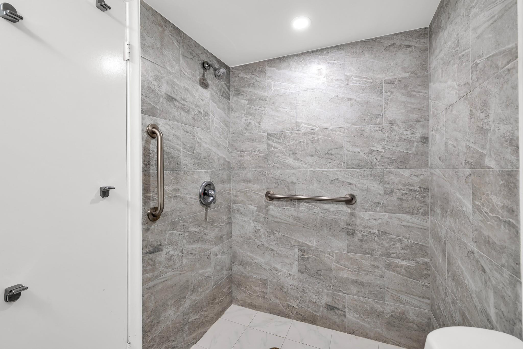 3050 Sunrise Lakes Dr 307