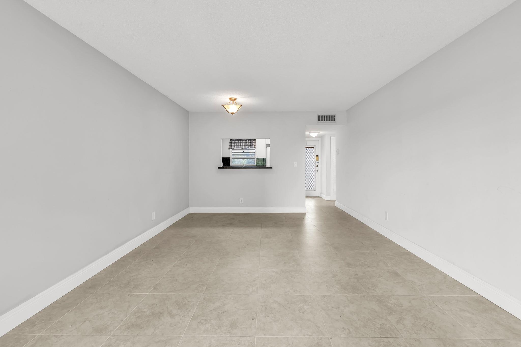 3050 Sunrise Lakes Dr 307