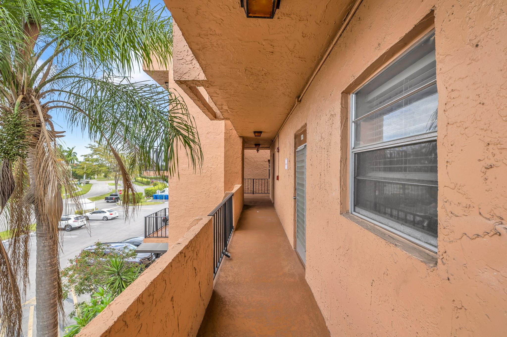 3050 Sunrise Lakes Dr 307