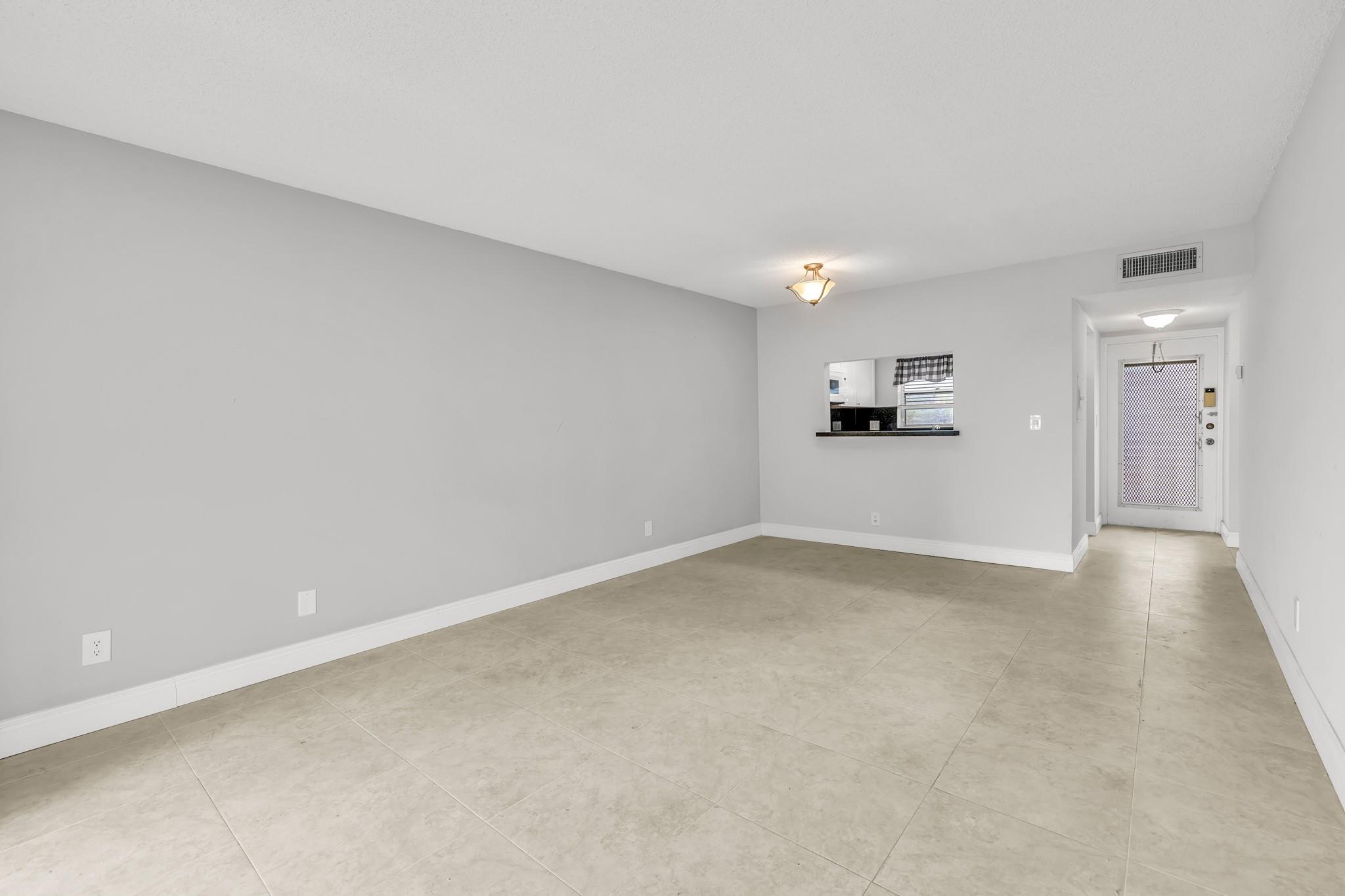 3050 Sunrise Lakes Dr 307