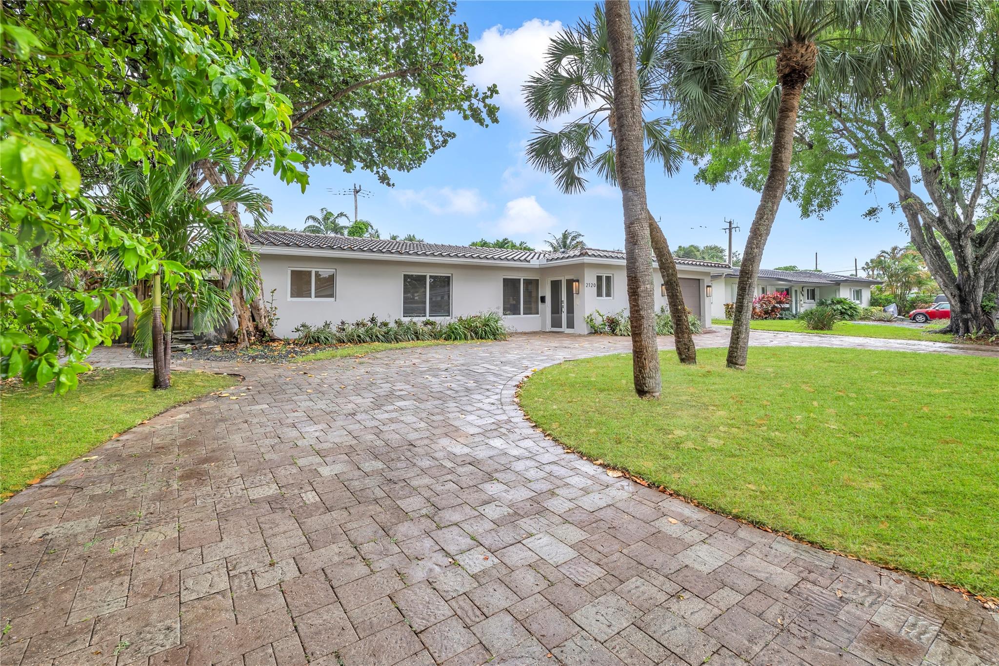 2120 NE 34th Ct
