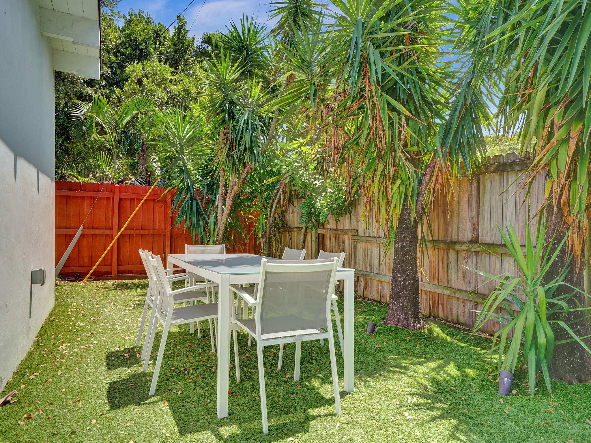 1561 SE 24th Ter