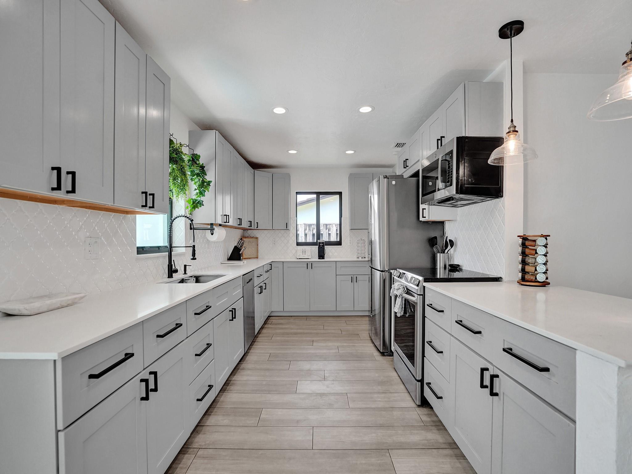 1561 SE 24th Ter