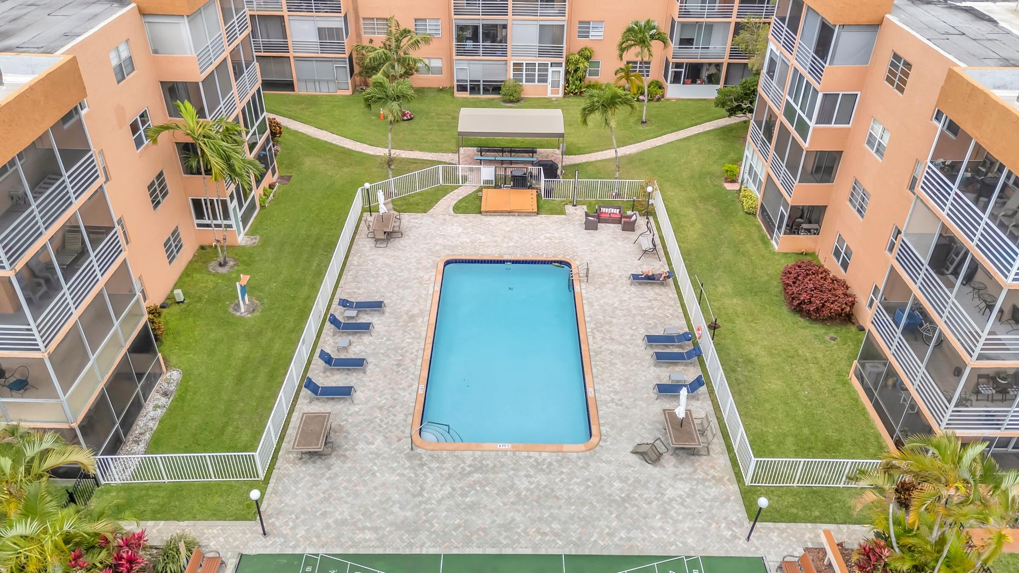 3048 E Sunrise Lakes Dr 313