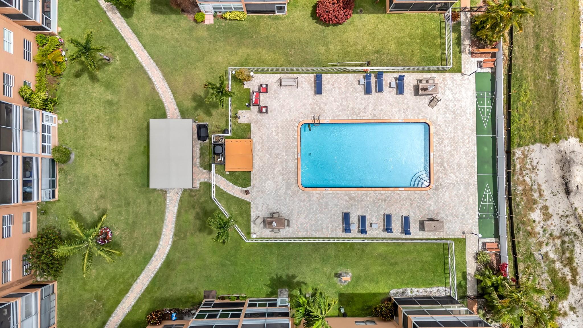 3048 E Sunrise Lakes Dr 313