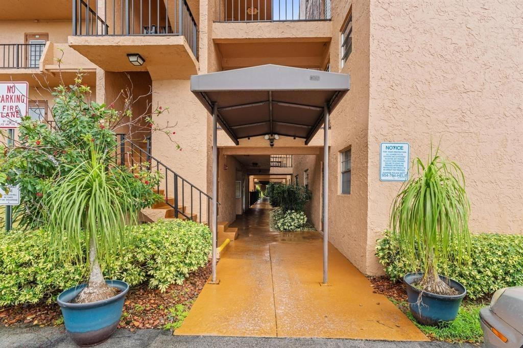 3048 E Sunrise Lakes Dr 313