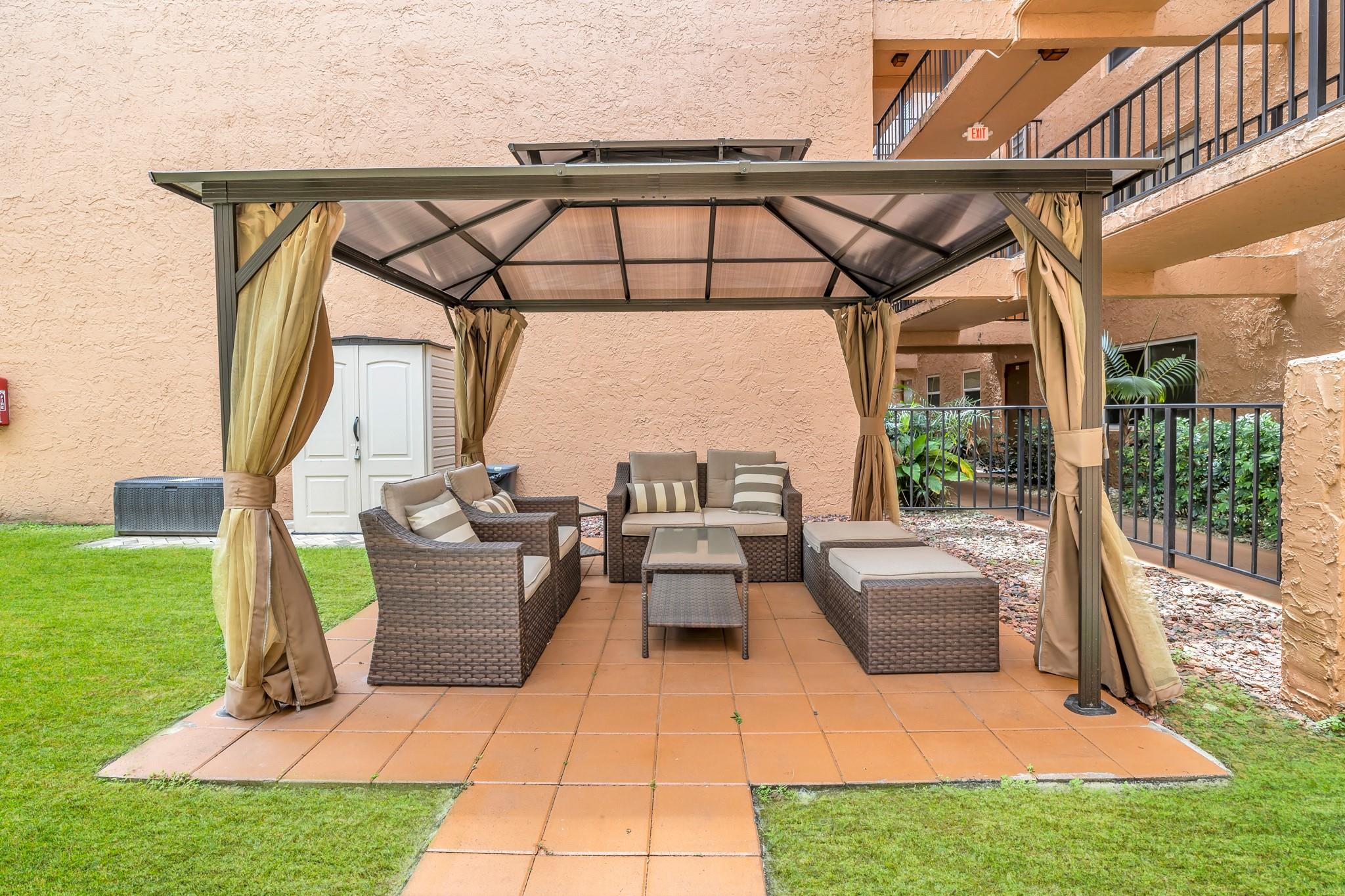 3048 E Sunrise Lakes Dr 313