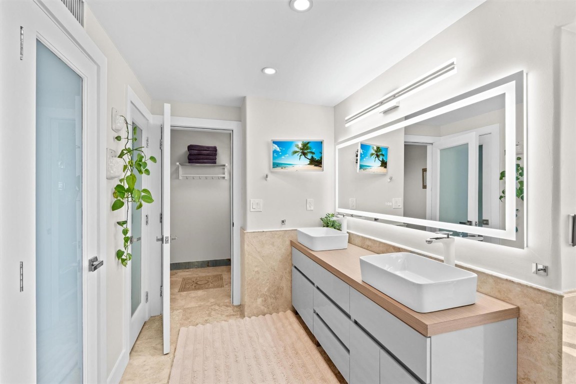 1160 Hillsboro Mile PH