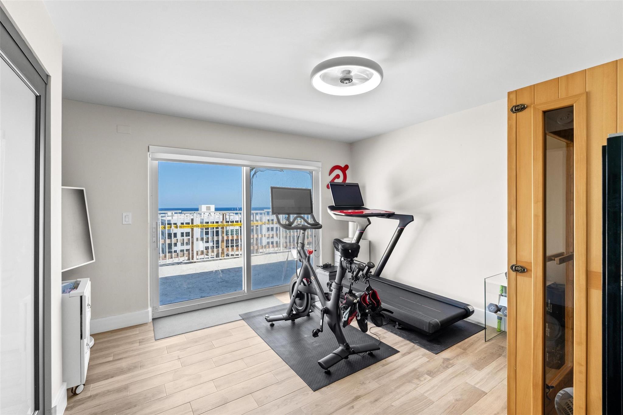 1160 Hillsboro Mile PH