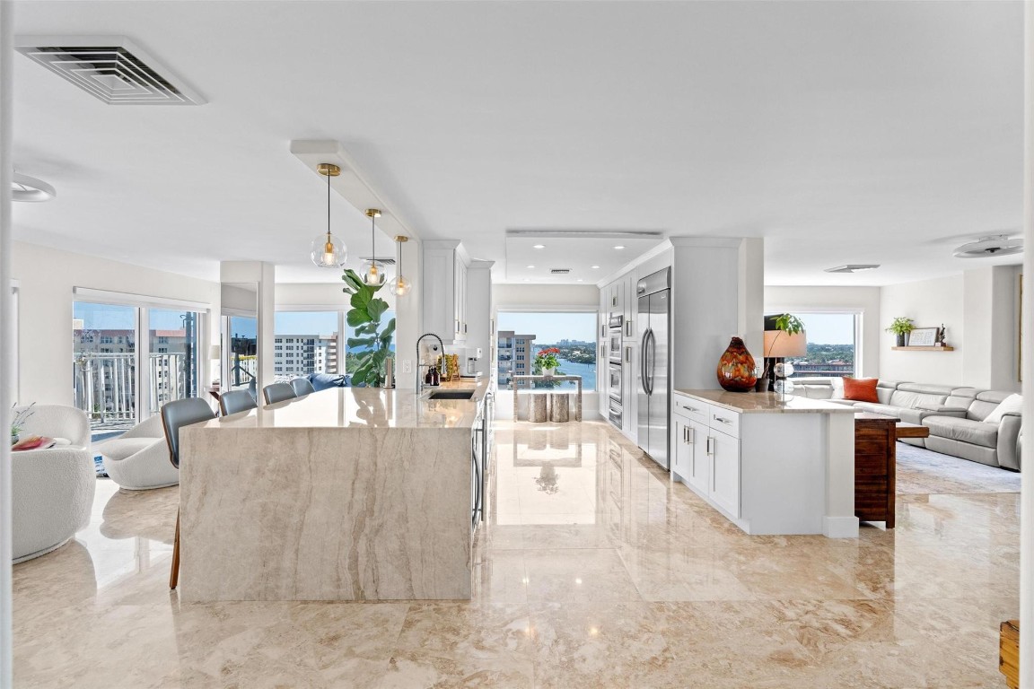 1160 Hillsboro Mile PH