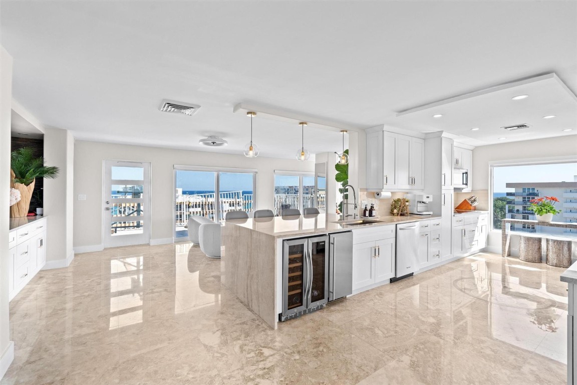 1160 Hillsboro Mile PH