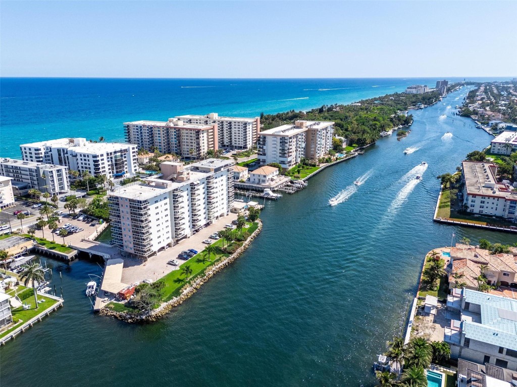 1160 Hillsboro Mile PH